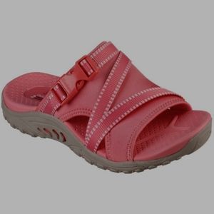 BRAND NEW SKECHERS SANDALS IN CORAL SIZE 8